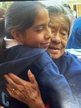 Imágenes para rendir homenaje a persona finada, estas pueden variar en su contenido.