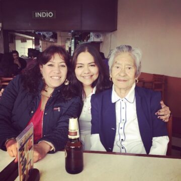 Imágenes para rendir homenaje a persona finada, estas pueden variar en su contenido.