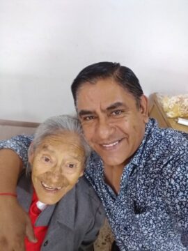 Imágenes para rendir homenaje a persona finada, estas pueden variar en su contenido.