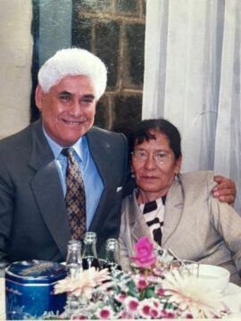 Imágenes para rendir homenaje a persona finada, estas pueden variar en su contenido.