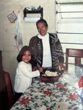 Imágenes para rendir homenaje a persona finada, estas pueden variar en su contenido.