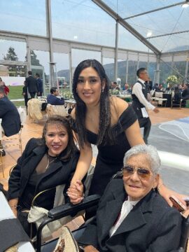 Imágenes para rendir homenaje a persona finada, estas pueden variar en su contenido.