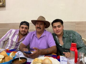 Imágenes para rendir homenaje a persona finada, estas pueden variar en su contenido.
