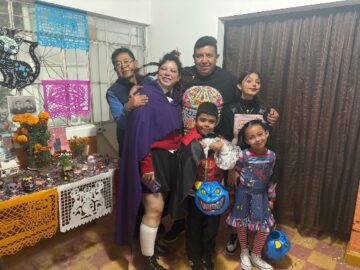 Imágenes para rendir homenaje a persona finada, estas pueden variar en su contenido.