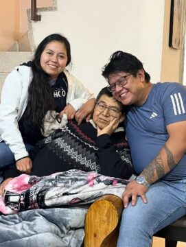 Imágenes para rendir homenaje a persona finada, estas pueden variar en su contenido.