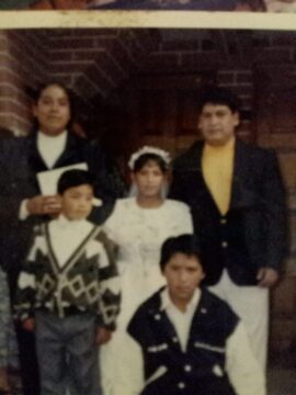 Imágenes para rendir homenaje a persona finada, estas pueden variar en su contenido.