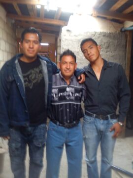 Imágenes para rendir homenaje a persona finada, estas pueden variar en su contenido.