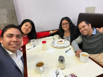 Imágenes para rendir homenaje a persona finada, estas pueden variar en su contenido.