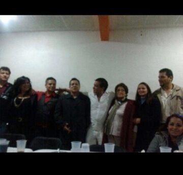 Imágenes para rendir homenaje a persona finada, estas pueden variar en su contenido.