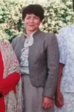 Imágenes para rendir homenaje a persona finada, estas pueden variar en su contenido.