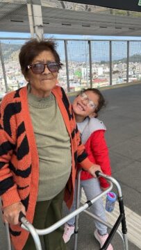 Imágenes para rendir homenaje a persona finada, estas pueden variar en su contenido.