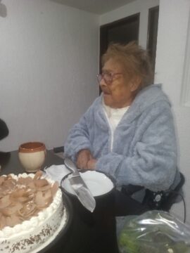 Imágenes para rendir homenaje a persona finada, estas pueden variar en su contenido.