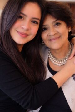 Imágenes para rendir homenaje a persona finada, estas pueden variar en su contenido.