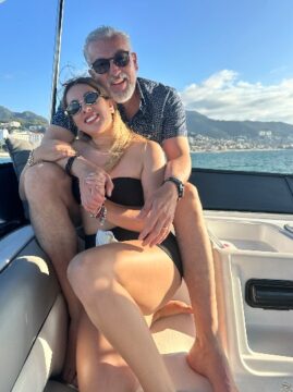 Imágenes para rendir homenaje a persona finada, estas pueden variar en su contenido.