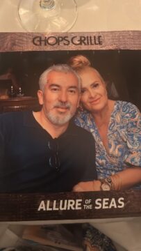 Imágenes para rendir homenaje a persona finada, estas pueden variar en su contenido.