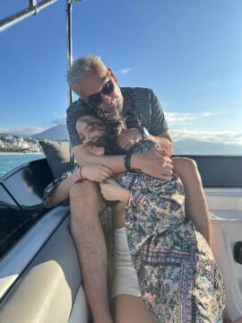 Imágenes para rendir homenaje a persona finada, estas pueden variar en su contenido.