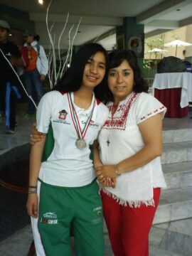 Imágenes para rendir homenaje a persona finada, estas pueden variar en su contenido.