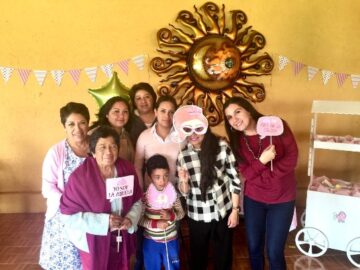 Imágenes para rendir homenaje a persona finada, estas pueden variar en su contenido.