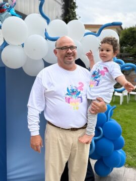 Imágenes para rendir homenaje a persona finada, estas pueden variar en su contenido.