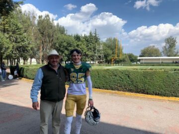 Imágenes para rendir homenaje a persona finada, estas pueden variar en su contenido.