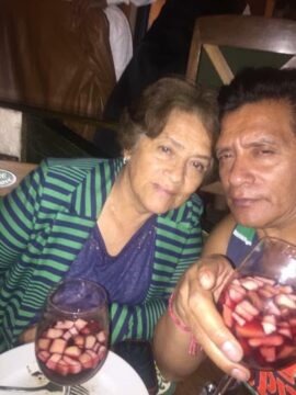 Imágenes para rendir homenaje a persona finada, estas pueden variar en su contenido.