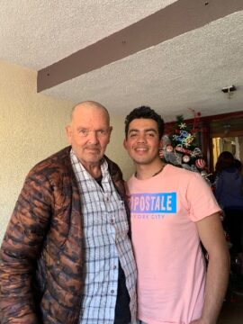 Imágenes para rendir homenaje a persona finada, estas pueden variar en su contenido.