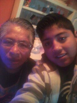 Imágenes para rendir homenaje a persona finada, estas pueden variar en su contenido.