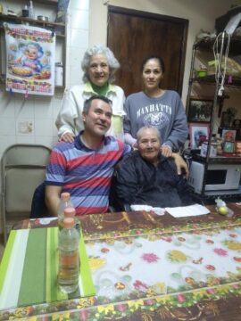 Imágenes para rendir homenaje a persona finada, estas pueden variar en su contenido.