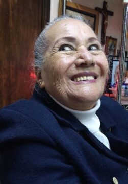 Imágenes para rendir homenaje a persona finada, estas pueden variar en su contenido.