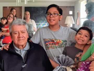 Imágenes para rendir homenaje a persona finada, estas pueden variar en su contenido.