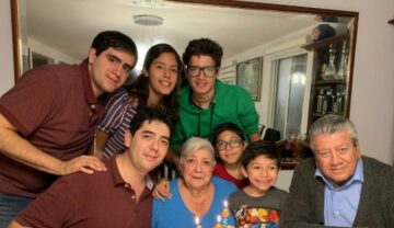 Imágenes para rendir homenaje a persona finada, estas pueden variar en su contenido.