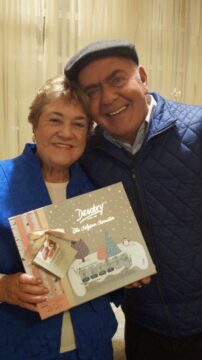 Imágenes para rendir homenaje a persona finada, estas pueden variar en su contenido.