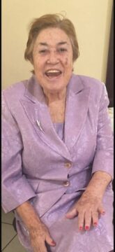 Imágenes para rendir homenaje a persona finada, estas pueden variar en su contenido.