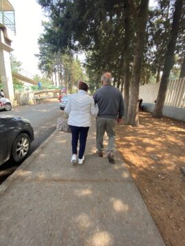 Imágenes para rendir homenaje a persona finada, estas pueden variar en su contenido.