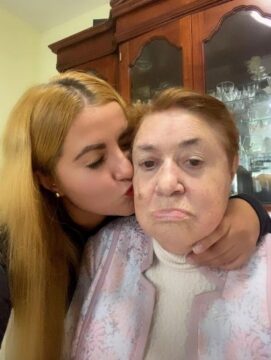 Imágenes para rendir homenaje a persona finada, estas pueden variar en su contenido.