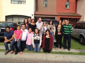 Imágenes para rendir homenaje a persona finada, estas pueden variar en su contenido.