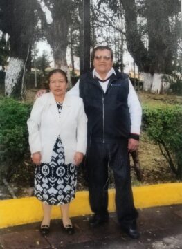 Imágenes para rendir homenaje a persona finada, estas pueden variar en su contenido.