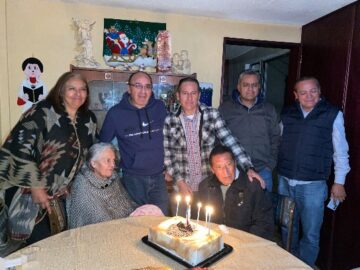 Imágenes para rendir homenaje a persona finada, estas pueden variar en su contenido.
