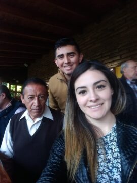Imágenes para rendir homenaje a persona finada, estas pueden variar en su contenido.