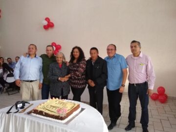 Imágenes para rendir homenaje a persona finada, estas pueden variar en su contenido.