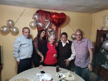 Imágenes para rendir homenaje a persona finada, estas pueden variar en su contenido.