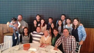 Imágenes para rendir homenaje a persona finada, estas pueden variar en su contenido.