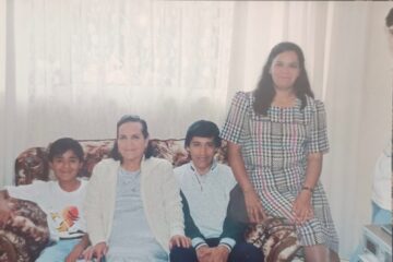 Imágenes para rendir homenaje a persona finada, estas pueden variar en su contenido.