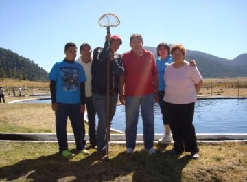 Imágenes para rendir homenaje a persona finada, estas pueden variar en su contenido.