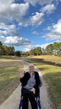 Imágenes para rendir homenaje a persona finada, estas pueden variar en su contenido.