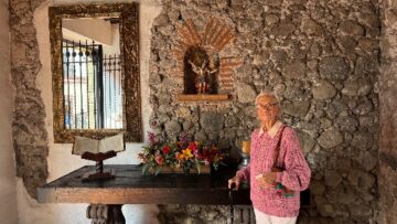 Imágenes para rendir homenaje a persona finada, estas pueden variar en su contenido.