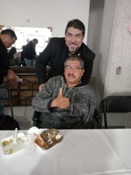 Imágenes para rendir homenaje a persona finada, estas pueden variar en su contenido.