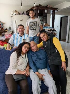 Imágenes para rendir homenaje a persona finada, estas pueden variar en su contenido.