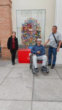 Imágenes para rendir homenaje a persona finada, estas pueden variar en su contenido.