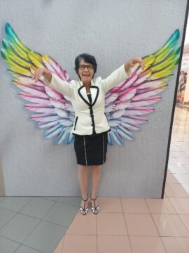 Imágenes para rendir homenaje a persona finada, estas pueden variar en su contenido.